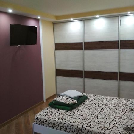 Apartments In The Center Maidan Rivne Exterior foto