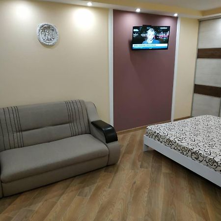 Apartments In The Center Maidan Rivne Exterior foto
