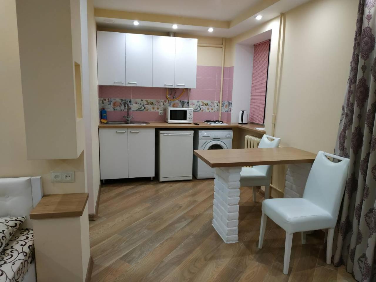 Apartments In The Center Maidan Rivne Exterior foto