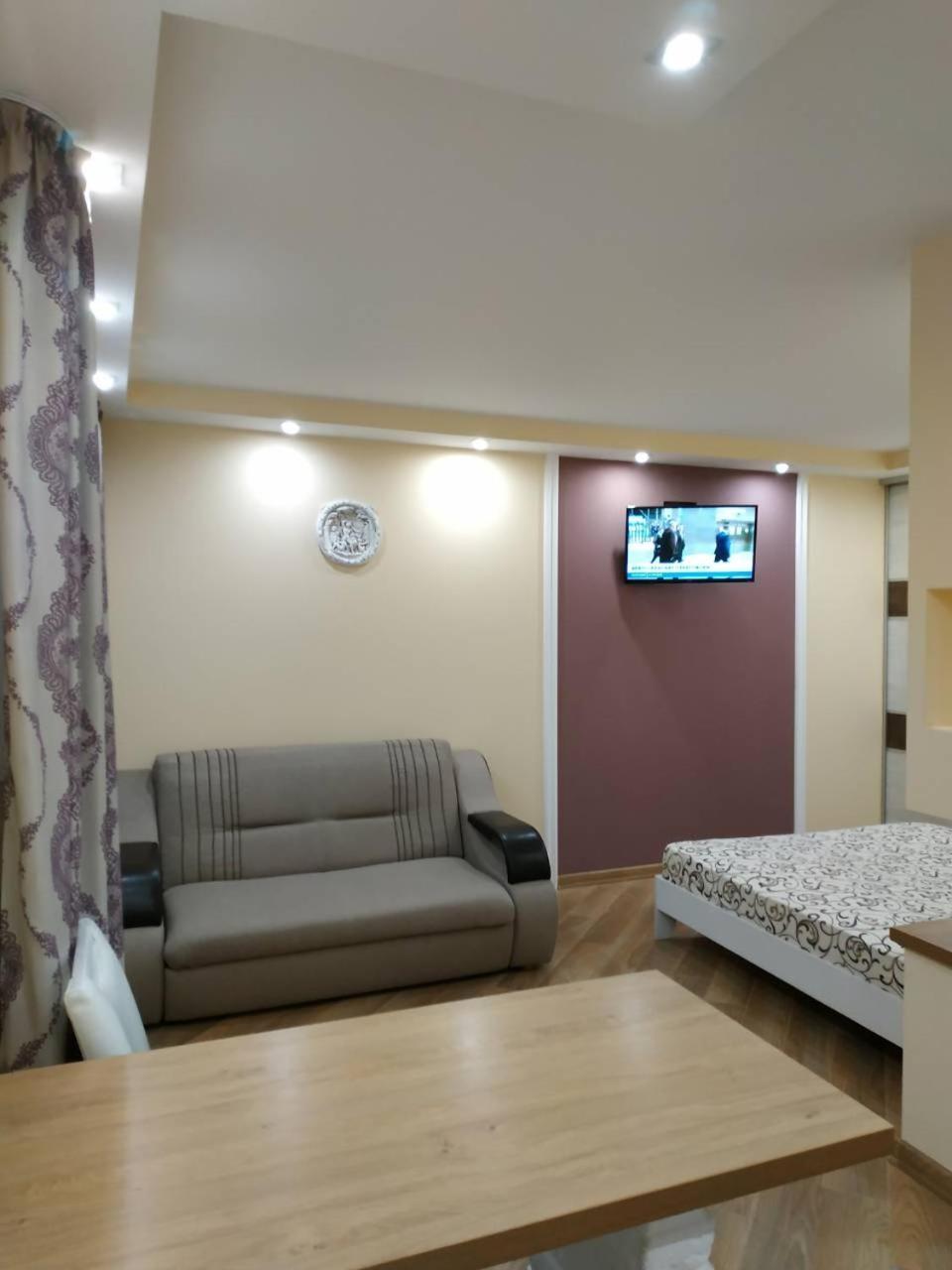 Apartments In The Center Maidan Rivne Exterior foto